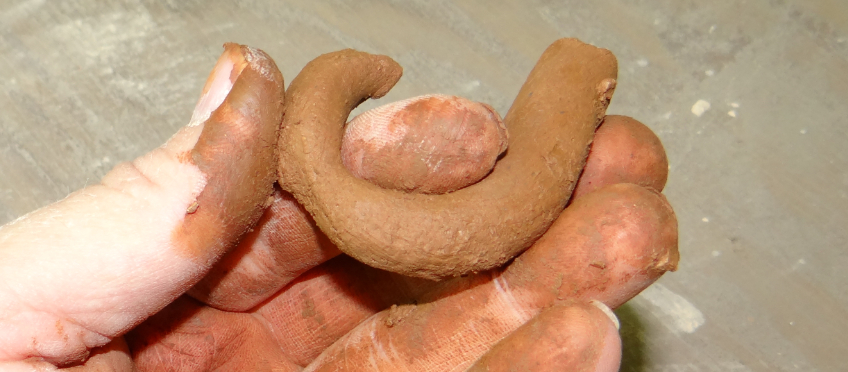 Testing clay plasticity and dryness